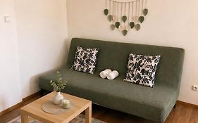 Zoubkova Apartment - 2 Rooms Near Exhibition Center